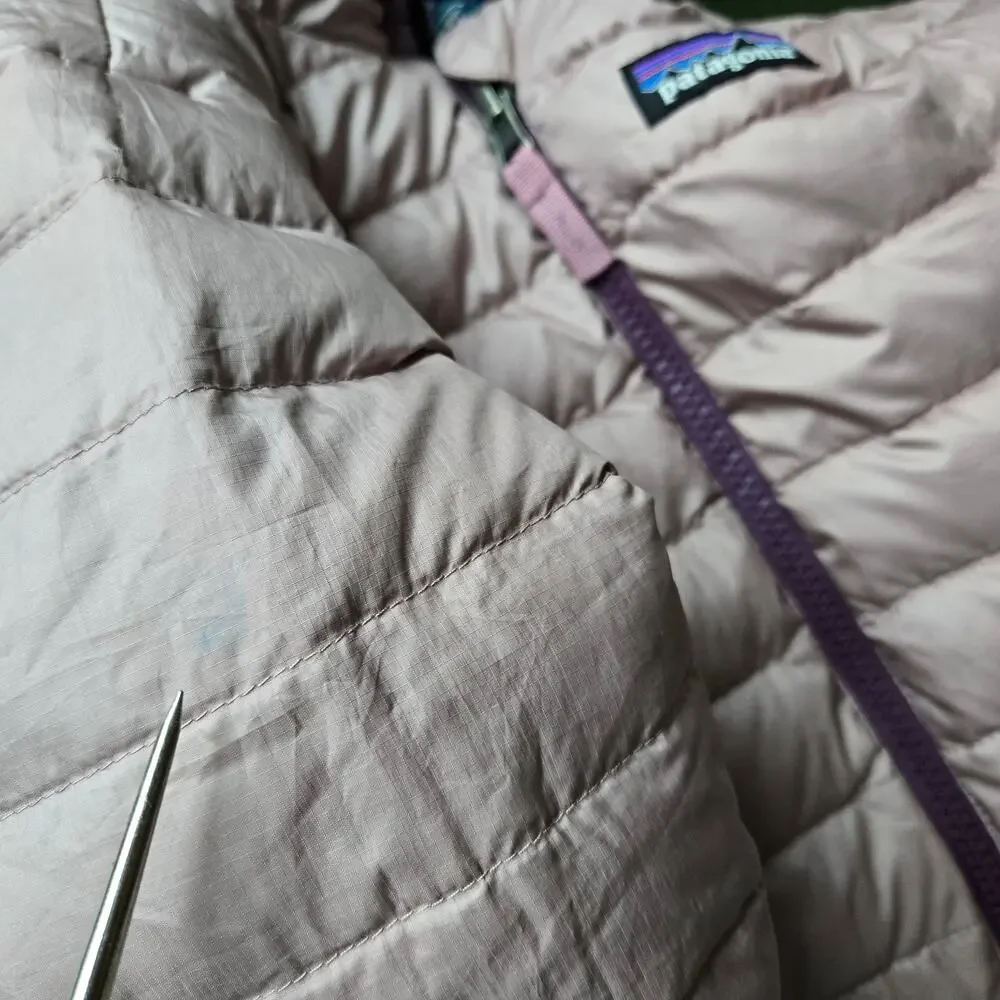 Patagonia Toddler Girls Reversible Down Sweater Jacket w Hood Pink Size 2T EUC